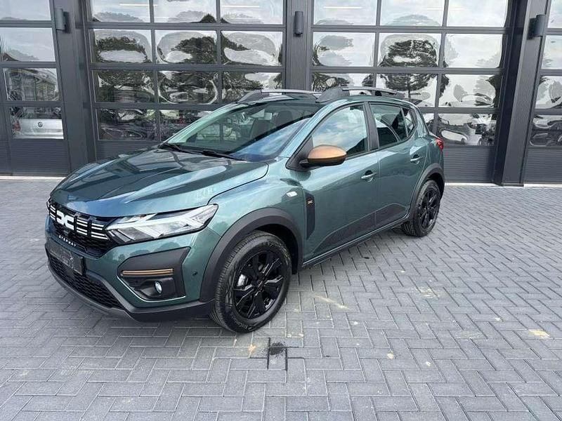 Groen Gebruikt 2023 Dacia Sandero Extreme Hatchback | € 18.950 (Eerlijke prijs) - Afbeelding 1/4