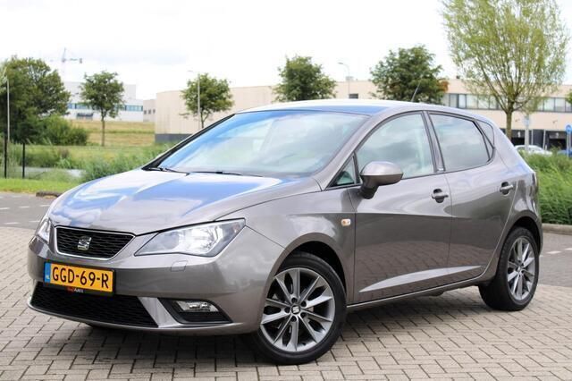 Grijs Gebruikt 2015 Seat Ibiza I-Tech Hatchback | € 8.999 (Eerlijke prijs) - Afbeelding 1/4