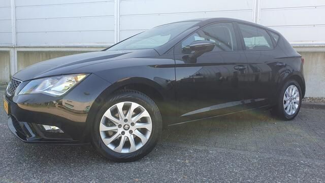 Zwart Gebruikt 2016 Seat Leon Business Hatchback | € 8.440 (Goede deal) - Afbeelding 1/4