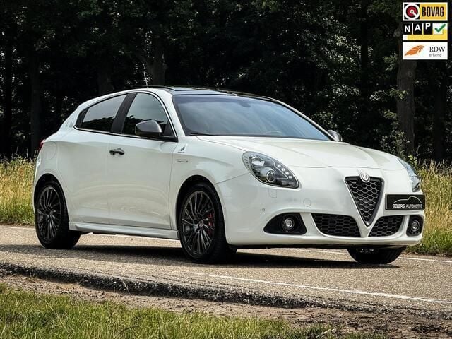 Wit Gebruikt 2015 Alfa Romeo Giulietta Quadrifoglio Verde Hatchback | € 16.899 (Eerlijke prijs) - Afbeelding 1/4