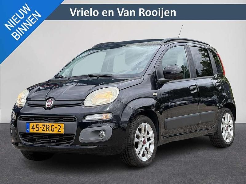 Zwart Gebruikt 2013 Fiat Panda Lounge Hatchback | € 3.940 (Eerlijke prijs) - Afbeelding 1/4