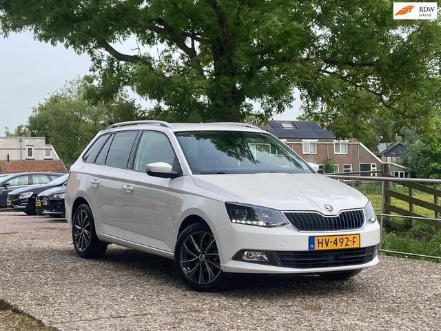Wit Gebruikt 2016 Skoda Fabia Stationwagen | € 6.975 (Eerlijke prijs) - Afbeelding 1/4