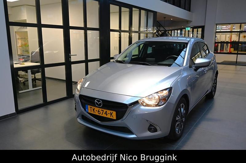 Grijs Gebruikt 2018 Mazda 2 Dynamic Hatchback | € 15.950 (Eerlijke prijs) - Afbeelding 1/4