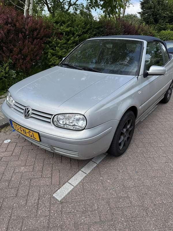 Grijs Gebruikt 2000 VW Golf Cabriolet Trendline Cabriolet | € 2.750 (Eerlijke prijs) - Afbeelding 1/4