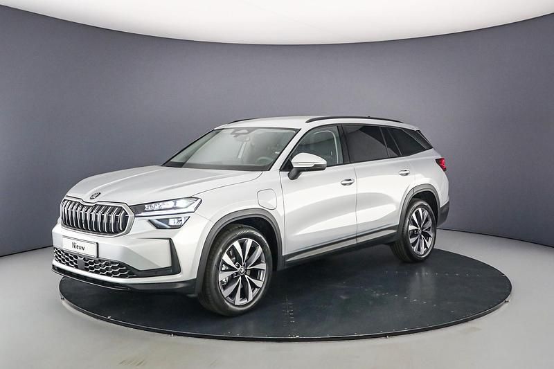 Brilliant silver Nieuw 2025 Skoda Kodiaq Business Line SUV | € 51.731 (Goede deal) - Afbeelding 1/4