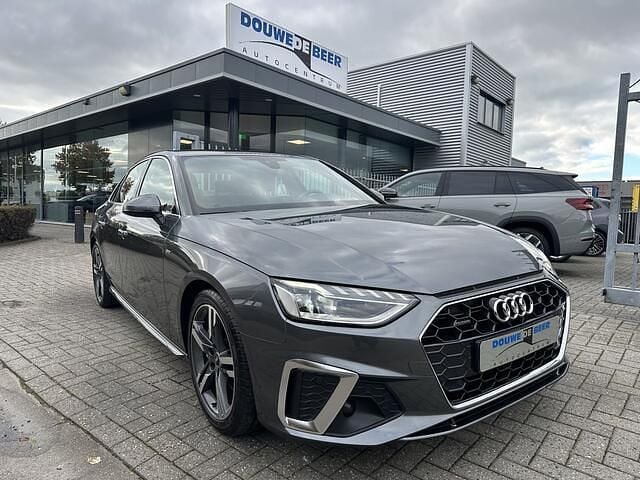 Grijs Occasion 2021 Audi A4 S-Line Sedan | € 27.950 (Super prijs) - Afbeelding 1/4