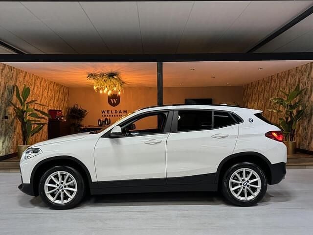 Wit (metallic) Gebruikt 2023 BMW X2 Executive SUV | € 29.990 (Super prijs) - Afbeelding 1/4