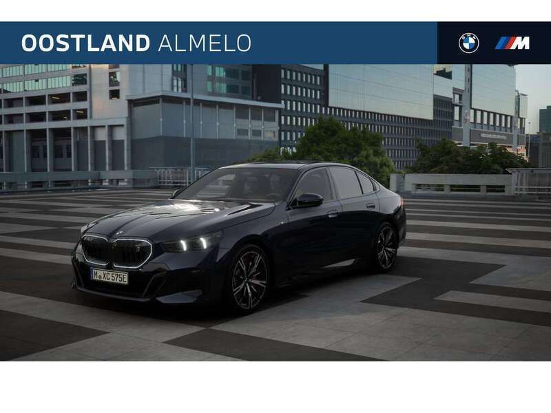 Zwart Nieuw 2025 BMW i5 M Sport Sedan | € 87.005 (Eerlijke prijs) - Afbeelding 1/4