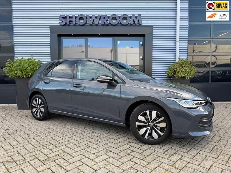 Grijs Gebruikt 2025 VW Golf VIII Edition Hatchback | € 31.895 (Super prijs) - Afbeelding 1/4