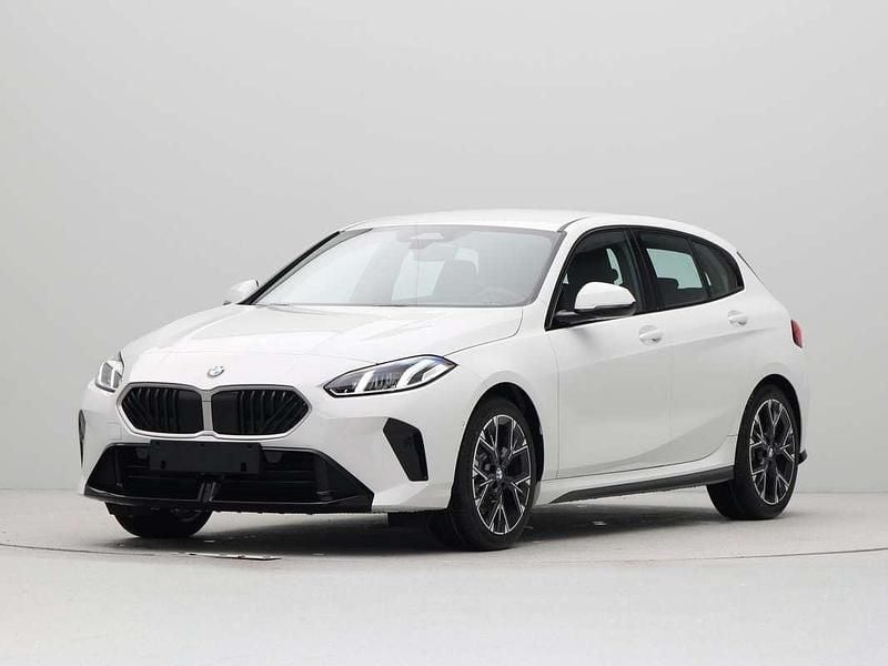 Wit Nieuw 2025 BMW 120 M Sport Hatchback | € 48.124 (Super prijs) - Afbeelding 1/4