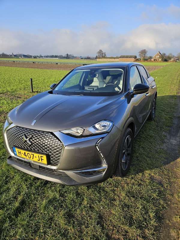 Grijs Gebruikt 2020 DS Automobiles DS3 Crossback So Chic SUV | € 18.500 (Eerlijke prijs) - Afbeelding 1/4