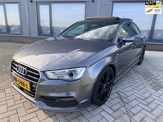 Grijs (metallic) Occasion 2015 Audi A3 S-Line Sedan | € 9.995 (Goede deal) - Afbeelding 1/4