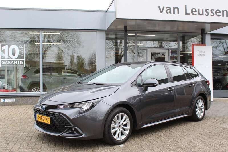 Grijs Gebruikt 2024 Toyota Corolla Stationwagen | € 28.490 (Eerlijke prijs) - Afbeelding 1/4