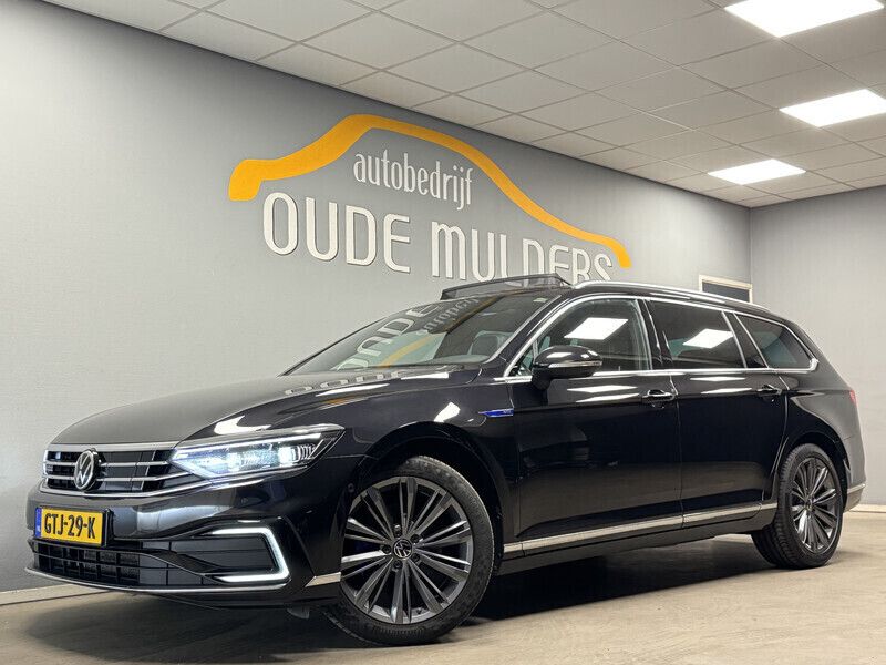 Zwart Gebruikt 2021 VW Passat GTE Stationwagen | € 27.950 (Duur) - Afbeelding 1/4