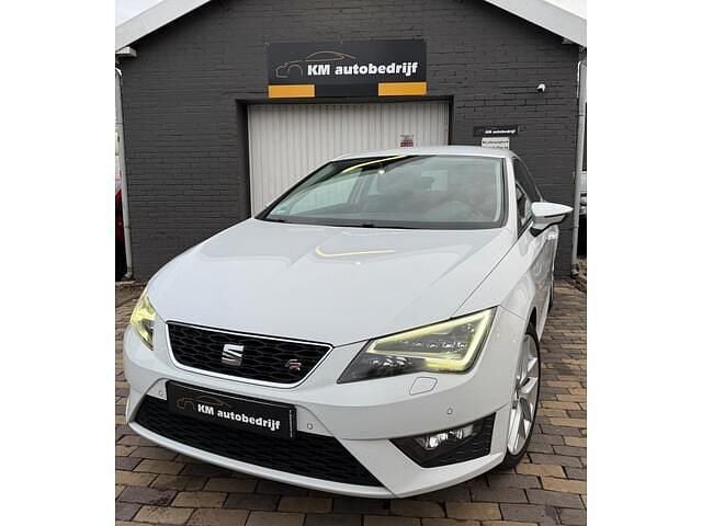 Wit Occasion 2017 Seat Leon FR Hatchback | € 12.750 (Super prijs) - Afbeelding 1/4