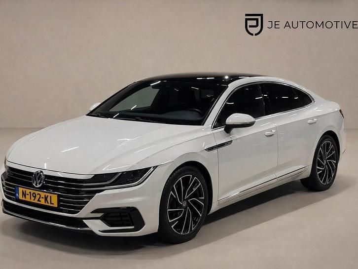 Wit Occasion 2018 VW Arteon R-line Hatchback | € 24.750 (Eerlijke prijs) - Afbeelding 1/4
