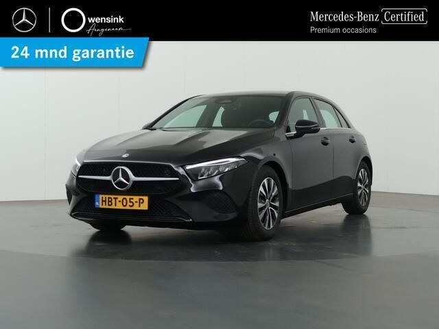 Zwart Gebruikt 2025 Mercedes A180 Edition Hatchback | € 35.850 (Eerlijke prijs) - Afbeelding 1/4