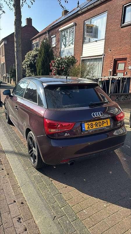Occasion Audi A1 86 PK (63 kW) 2011 Paars Hatchback