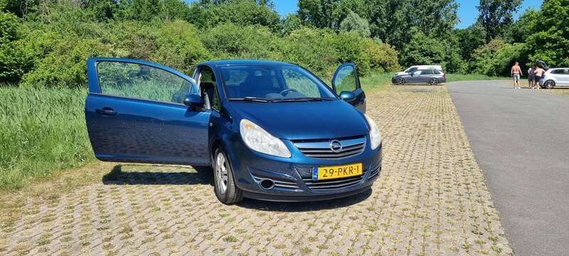 Blauw Gebruikt 2011 Opel Corsa Cosmo Hatchback | € 1.250 (Super prijs) - Afbeelding 1/4