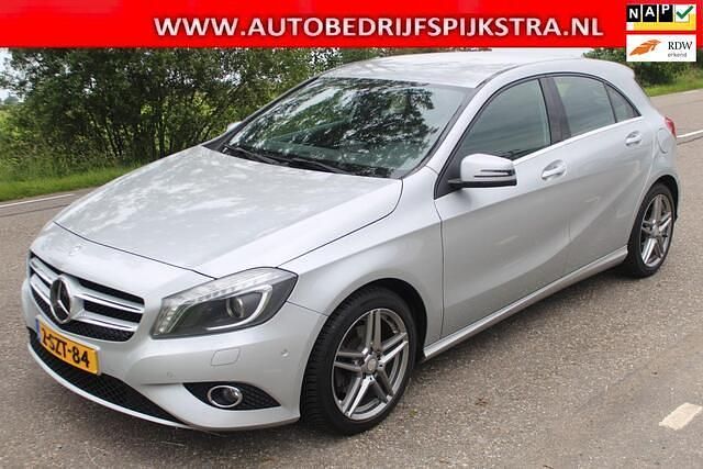 Grijs Gebruikt 2013 Mercedes A180 Ambition Hatchback | € 9.975 (Eerlijke prijs) - Afbeelding 1/4