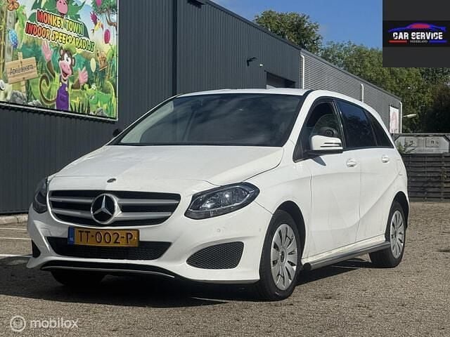 Wit Gebruikt 2018 Mercedes B220 Ambition MPV | € 5.499 (Super prijs) - Afbeelding 1/4