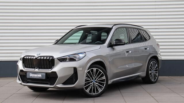 Grijs Gebruikt 2022 BMW iX1 M Sport SUV | € 47.950 (Duur) - Afbeelding 1/4