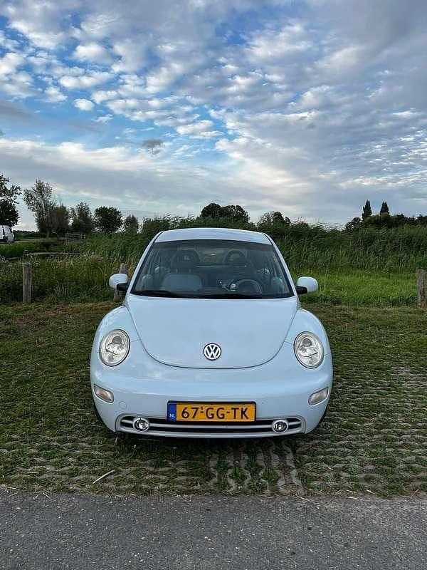 Blauw Gebruikt 2000 VW Beetle Hatchback | € 2.750 - Afbeelding 1/4