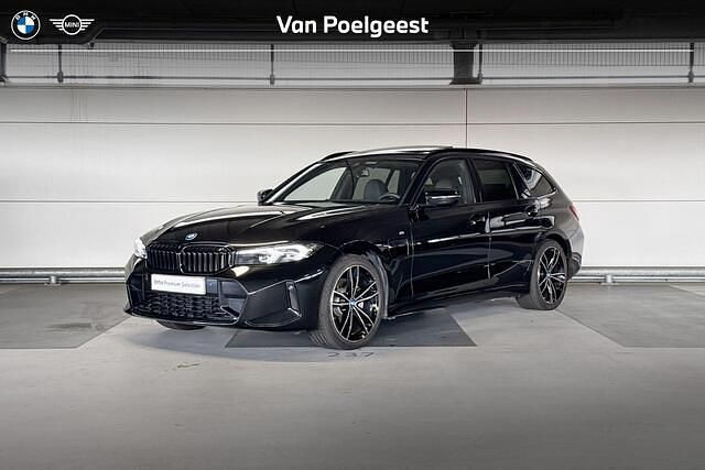 Zwart Gebruikt 2024 BMW 320 Comfort Edition Stationwagen | € 43.900 (Duur) - Afbeelding 1/4