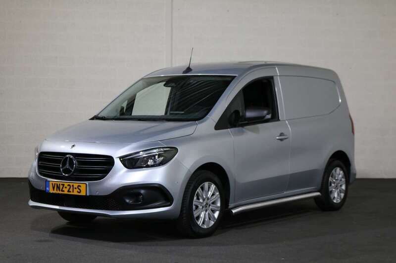 Grijs Gebruikt 2022 Mercedes Citan 112 Van | € 19.950 (Eerlijke prijs) - Afbeelding 1/3