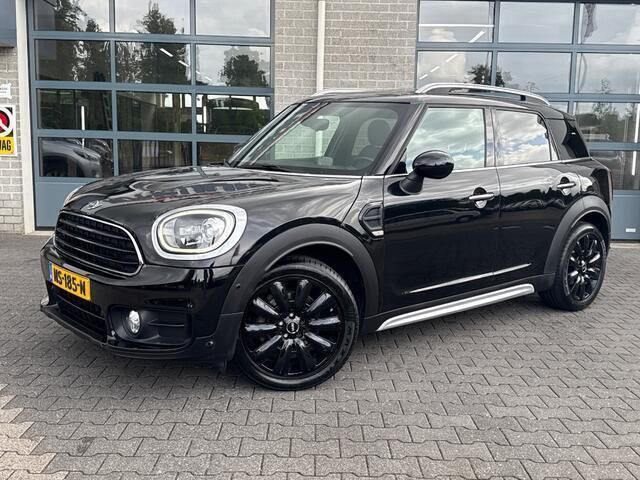 Zwart, metallic lak Gebruikt 2017 Mini Cooper Countryman Chili SUV | € 19.850 (Eerlijke prijs) - Afbeelding 1/4