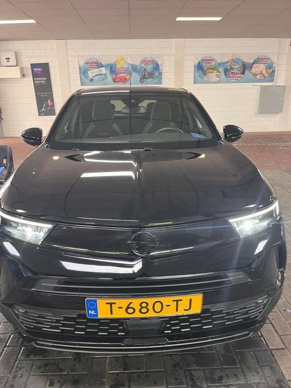 Zwart Gebruikt 2023 Opel Mokka-e SUV | € 27.000 (Duur) - Afbeelding 1/4