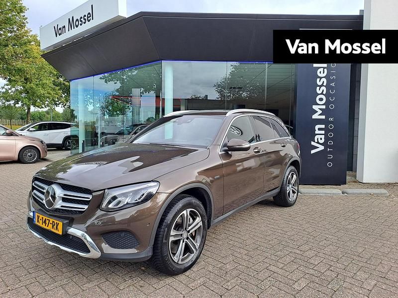Bruin Gebruikt 2018 Mercedes GLC350 Premium SUV | € 32.900 (Duur) - Afbeelding 1/4