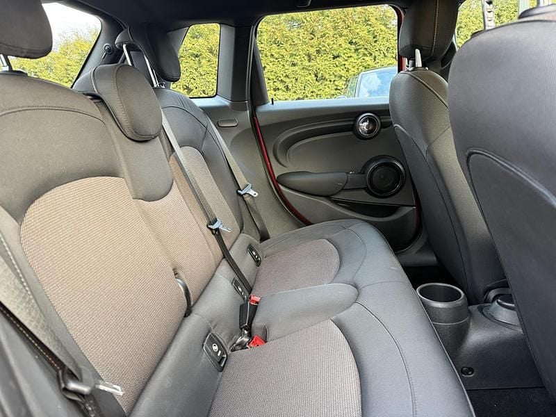 Occasion Mini Cooper Pepper 136 PK (100 kW) 2020 Rood Hatchback