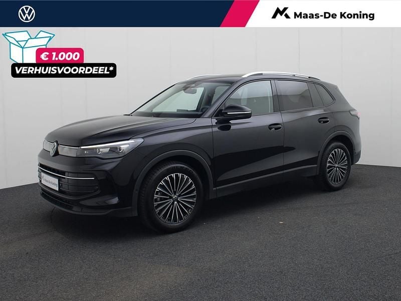 Zwart Gebruikt 2024 VW Tiguan Life SUV | € 37.940 (Goede deal) - Afbeelding 1/4