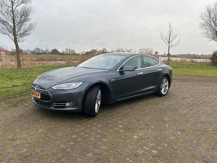 Occasion 2015 Tesla Model S Hatchback | € 10.950 (Goede deal) - Afbeelding 1/4