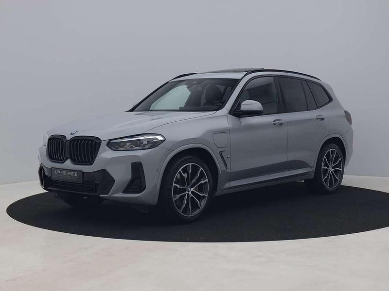 Grijs, metallic lak Gebruikt 2023 BMW X3 M Sport SUV | € 52.900 (Goede deal) - Afbeelding 1/4