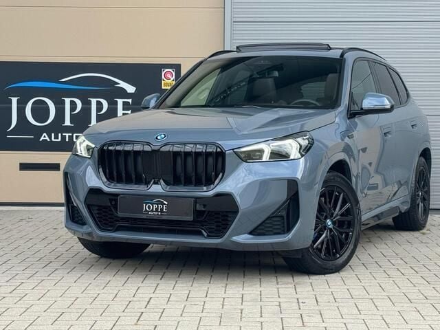 Grijs Gebruikt 2022 BMW X1 M Sport SUV | € 52.950 - Afbeelding 1/4