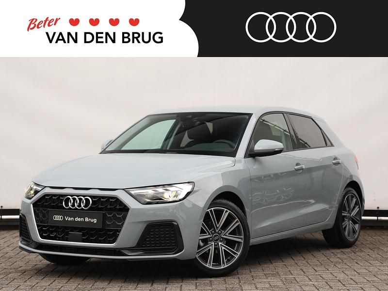 Grijs Gebruikt 2025 Audi A1 Sportback Advanced Hatchback | € 28.400 (Eerlijke prijs) - Afbeelding 1/4