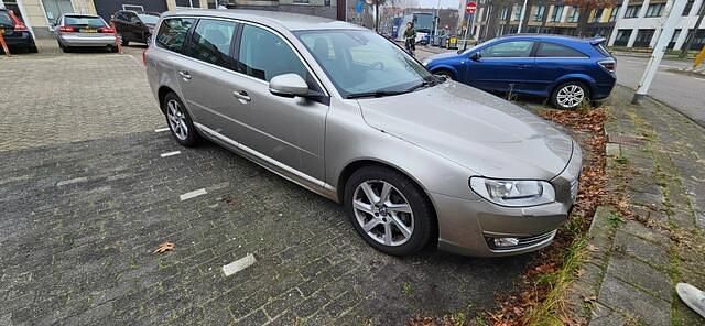 Grijs (metallic) Occasion 2015 Volvo V70 Momentum Stationwagen | € 9.750 (Super prijs) - Afbeelding 1/1