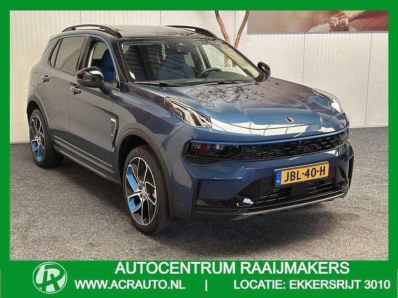 Blauw, metallic lak Gebruikt 2023 Lynk & Co 01 SUV | € 26.440 (Eerlijke prijs) - Afbeelding 1/3