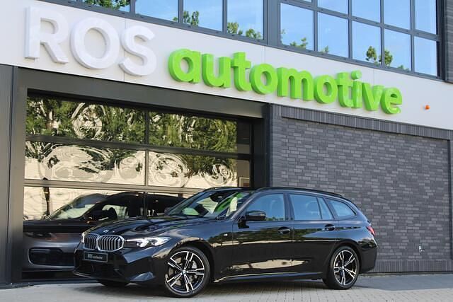 Zwart, metallic lak Gebruikt 2025 BMW 330 M Sport Stationwagen | € 51.950 (Eerlijke prijs) - Afbeelding 1/4