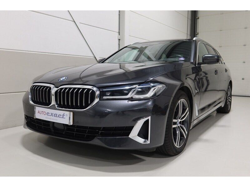 Grijs, metallic lak Gebruikt 2021 BMW 530 Executive Stationwagen | € 36.900 (Goede deal) - Afbeelding 1/4