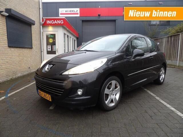 Zwart Gebruikt 2010 Peugeot 207 CC Cabriolet | € 2.490 (Eerlijke prijs) - Afbeelding 1/4