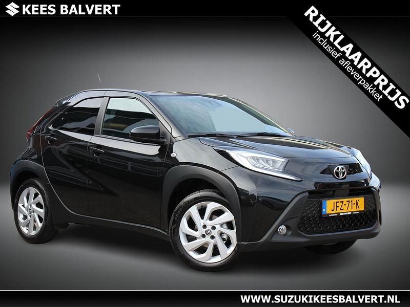 Zwart Gebruikt 2025 Toyota Aygo Hatchback | € 21.450 (Eerlijke prijs) - Afbeelding 1/3