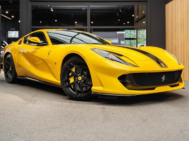 Geel Gebruikt 2019 Ferrari 812 Coupé | € 399.995 (Duur) - Afbeelding 1/4