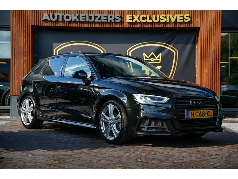 Zwart (metallic) Gebruikt 2020 Audi A3 Sportback S-Line Hatchback | € 17.900 (Super prijs) - Afbeelding 1/4