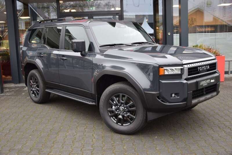 Grijs, andere lak Nieuw 2024 Toyota Land Cruiser TX SUV | € 93.397 (Eerlijke prijs) - Afbeelding 1/4
