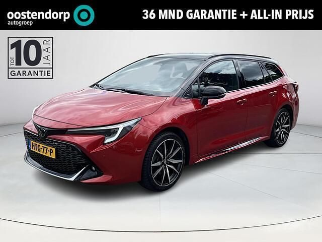 Rood Gebruikt 2024 Toyota Corolla Plus Stationwagen | € 38.800 (Eerlijke prijs) - Afbeelding 1/4