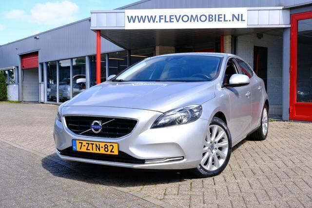 Grijs Gebruikt 2015 Volvo V40 Summum Stationwagen | € 14.450 (Eerlijke prijs) - Afbeelding 1/4