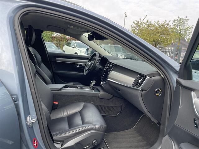Occasion Volvo V90 Momentum 255 PK (187 kW) 2017 Blauw Stationwagen